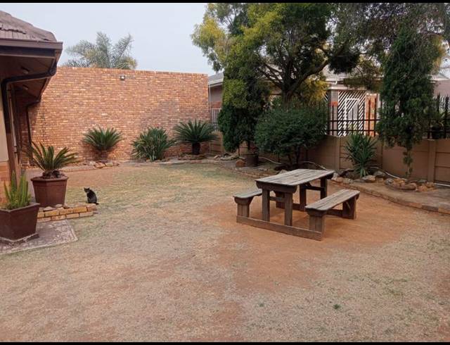 3 BEDROOM HOUSE FOR SALE IN PARKDENE